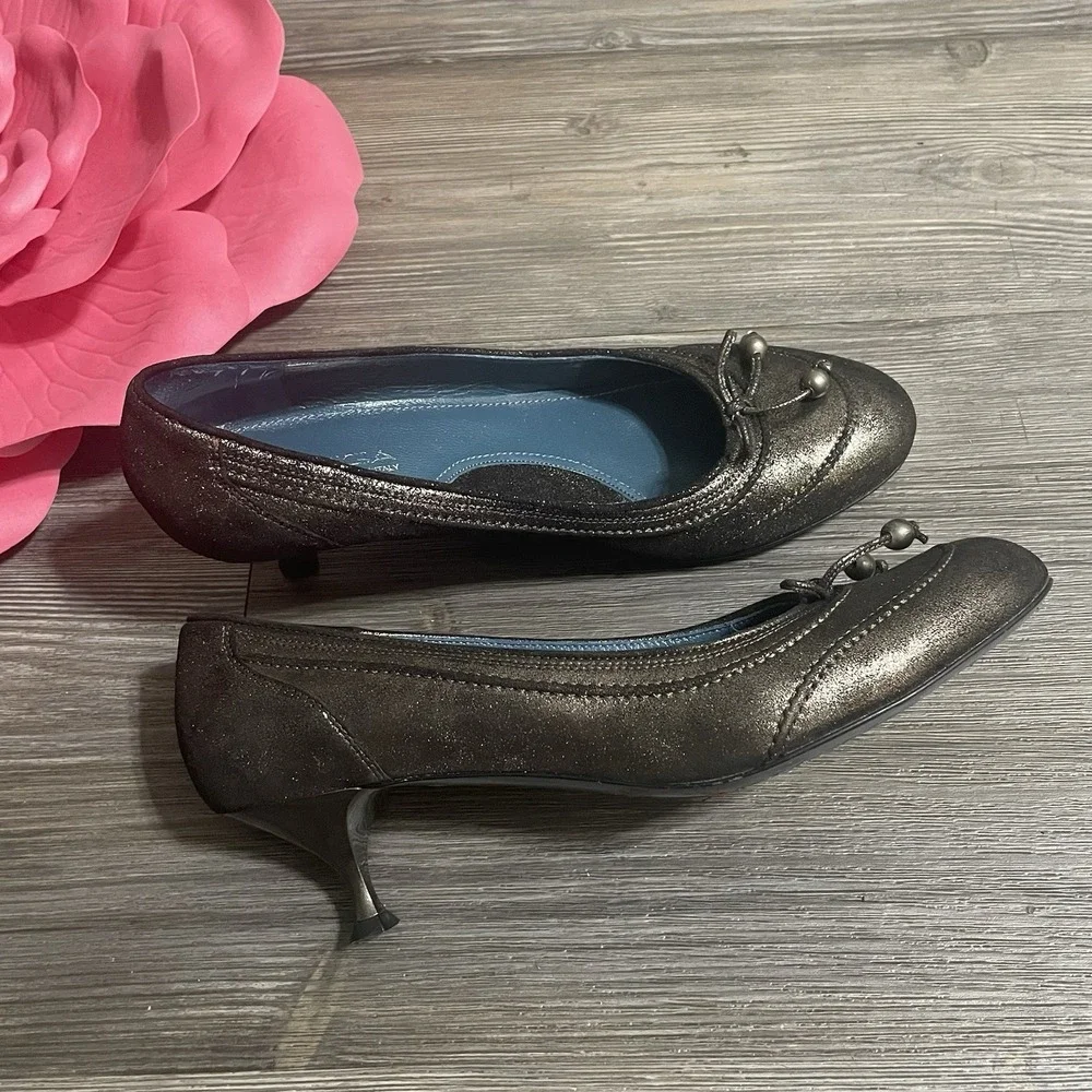 VIA‎ SPIGA Italy Womens Sz 9M Kitten Heel Pumps Gunmetal Distressed Leather Bow